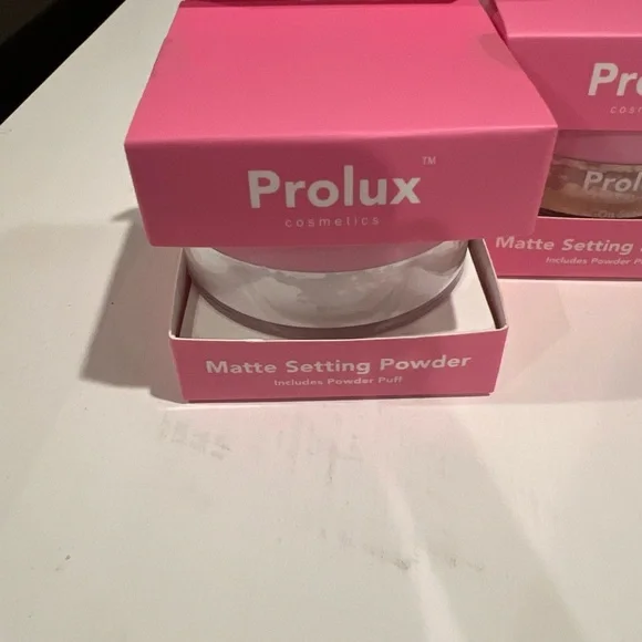 Cream and White Makeup Setting Powder and Spray - Picture 2 of 3